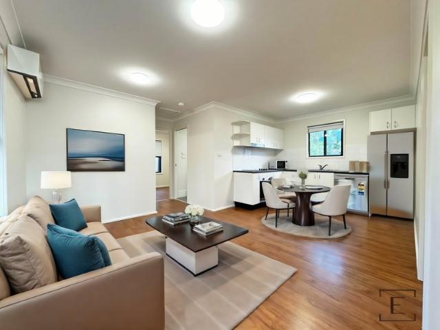Ideal Comfort and Convenience: Modern Three Bedroom Granny Flat!