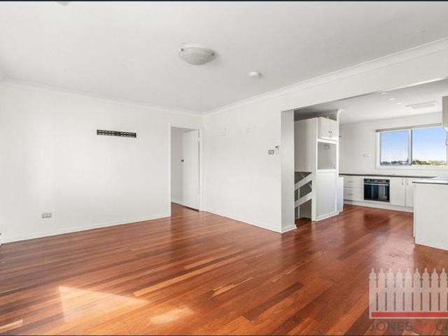Ideal Coastal Living at 9 Springhill Place, Two Rocks