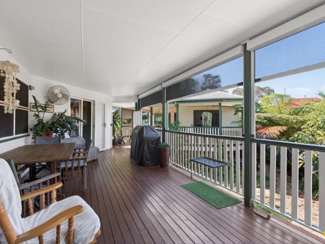 Two Separate Homes on 916m² Perfect for Multi Generational Living Overlooking Golf Course