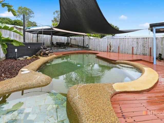 IDEAL ENTERTAINER IN GLENELLA