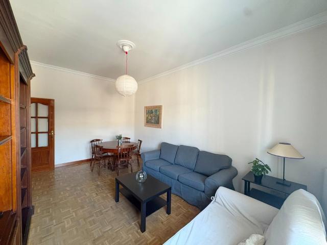 IDEAL ESTUDIANTES EN CHAMBERI, PISO DE 5 HABITACIONES CON TERRAZA !TODO LUZ
