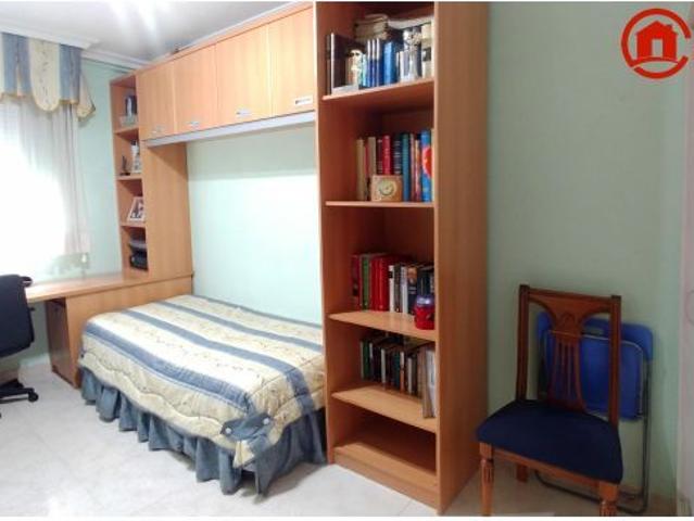 Ideal Estudiantes. Piso de 4 dormitorios