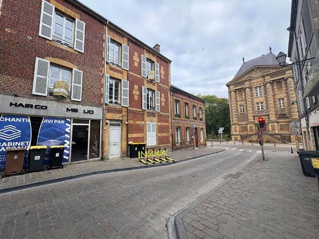 IDÉAL ÉTUDIANT STUDIO MEUBLÉ 12.99 M² HYPER CENTRE VILLE