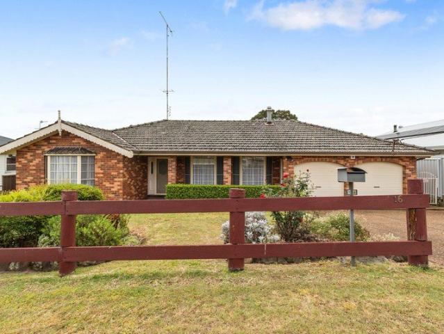 IDEAL FAMILY HOME