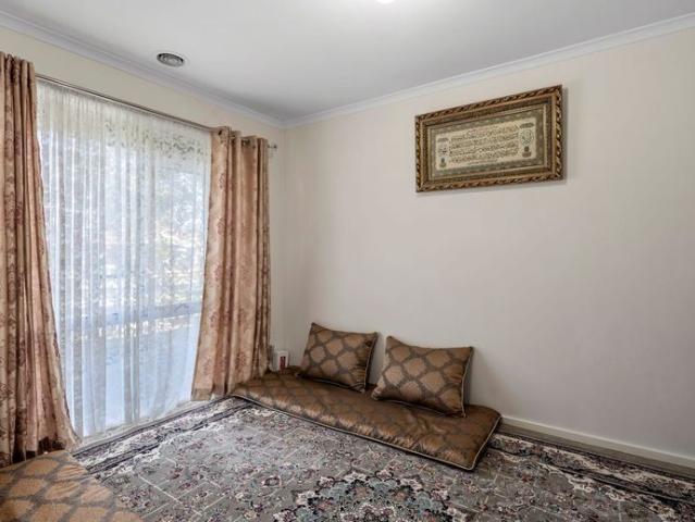 Ideal Family Home in a Prime Location, Perfectly Situated Near All Amenities