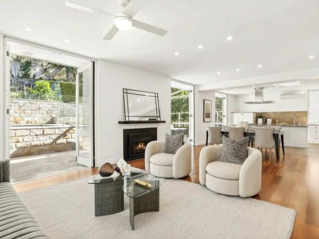 IDEAL FAMILY HOME IN EXCLUSIVE HARBOURSIDE LOCATION! 6 MONTH LEASE