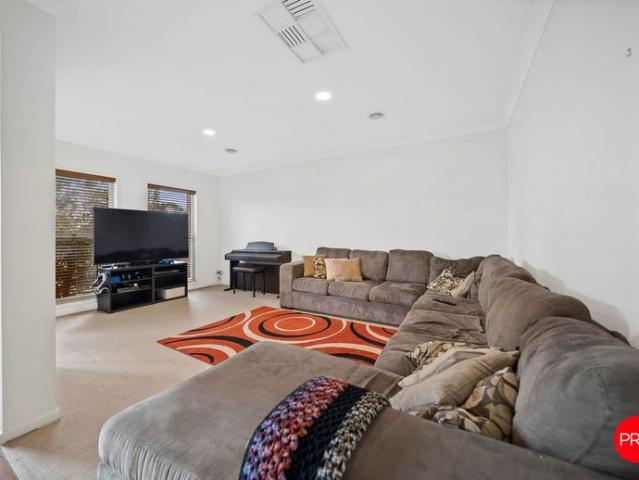 Ideal Family Living in Kennington