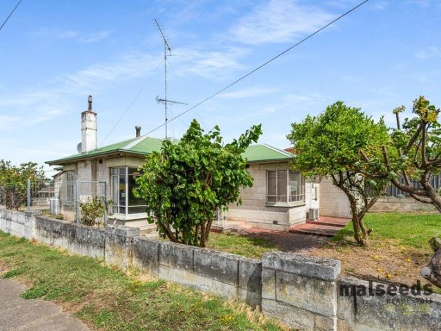 Ideal First Home or Investment with Timeless Appeal