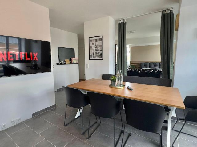 Ideal for Companies & Fitters: 7 Sleeping Places, 2 Bathrooms, Fully Equipped + Parking