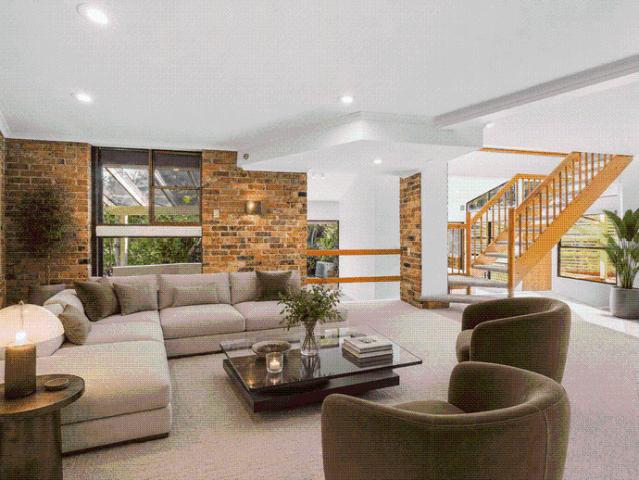 IDEAL FOR A PROFESSIONAL COUPLE OR FAMILY MODERN TERRACE IN A PEACEFUL SETTING
