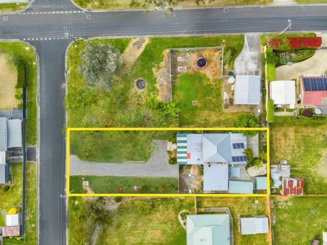 Ideal for Families, Downsizers, or Those Seeking Space & Potential!