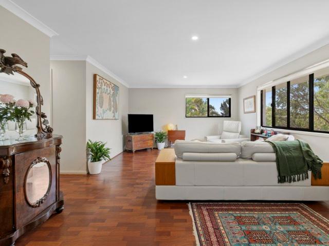 FABULOUS TOWNHOME CONVENIENCE & LIFESTYLE