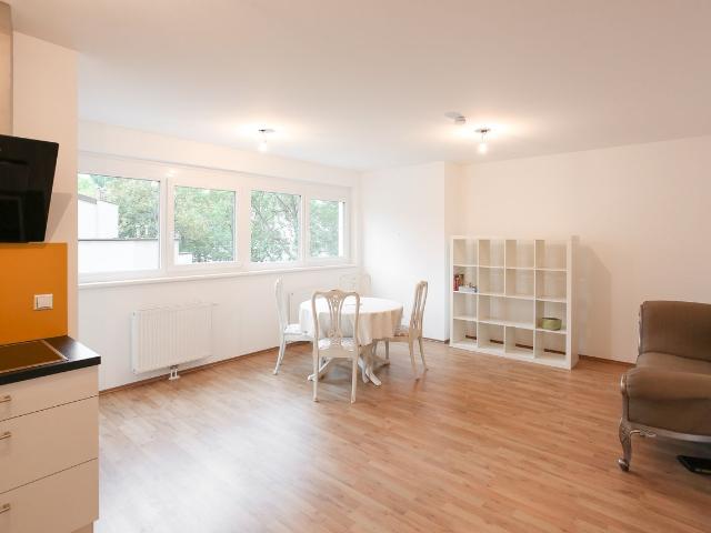 Ideal fuer Single oder Paar. Moderne Wohnung mit Balkon nahe U3 Ottakring, Vienna Amsterdam Apartments for Rent