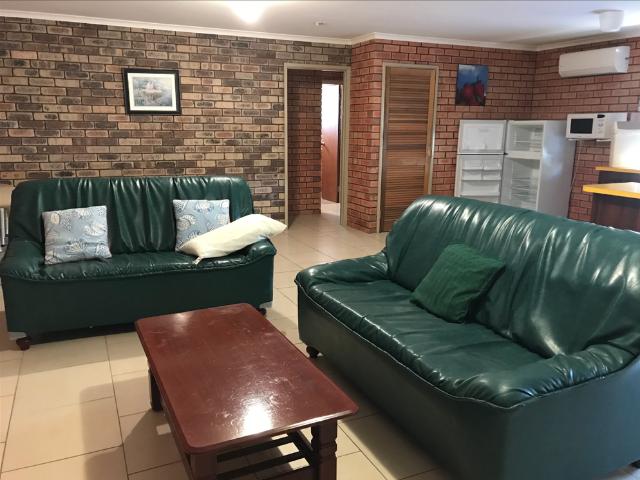 Ideal Fully Furnished Unit Perfect for FIFO/DIDO Workers