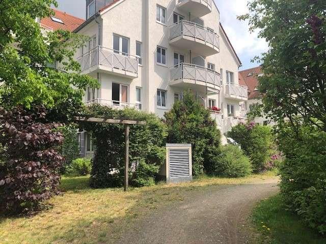 Ideal für Eigennutzer! Wunderschöne 2 Zimmer Wohnung + Balkon und TG SP zu verkaufen