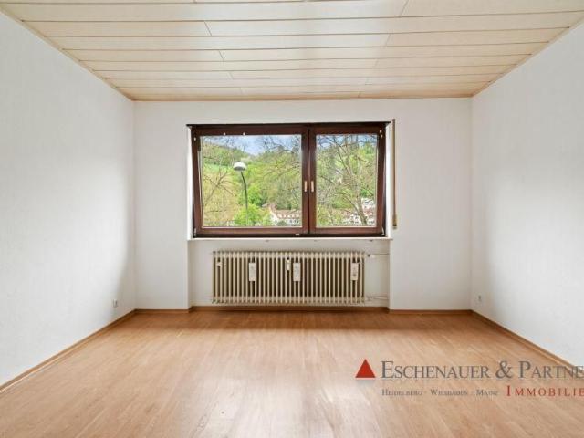 IDEAL FÜR EIN JUNGES PAAR Wohnung mit Neckarblick in verkehrsgünstiger Lage