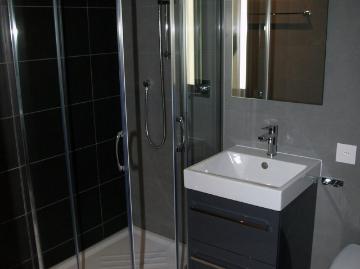 Wunderschönes 2.5 Zimmer Apartment in einem kleinen Gebäude