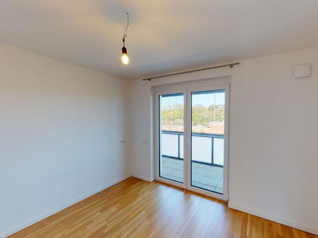 Ideal für Familien: 4 Zimmer Erdgeschosswohnung mit Terrasse und moderner Einbauküche