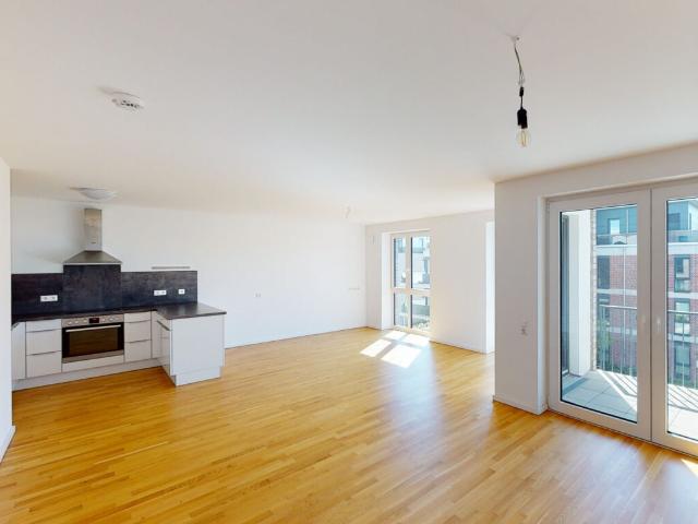 Ideal für Familien: 4 Zimmer Erdgeschosswohnung mit Terrasse und moderner Einbauküche