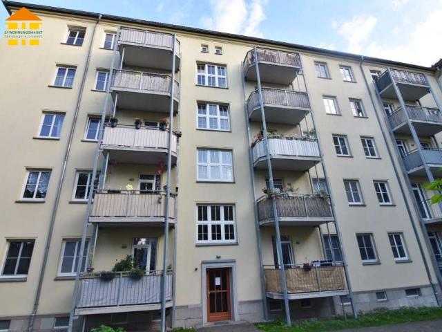 Ideal für Kapitalanleger: Attraktive 3 Raum Wohnung mit Balkon & Einbauküche