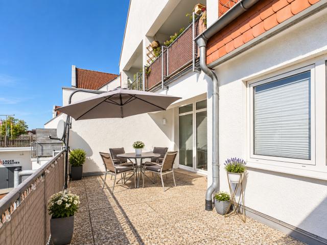 Ideal für Kapitalanleger! Vermietete 3,5 Zimmer Wohnung mit großer Terrasse