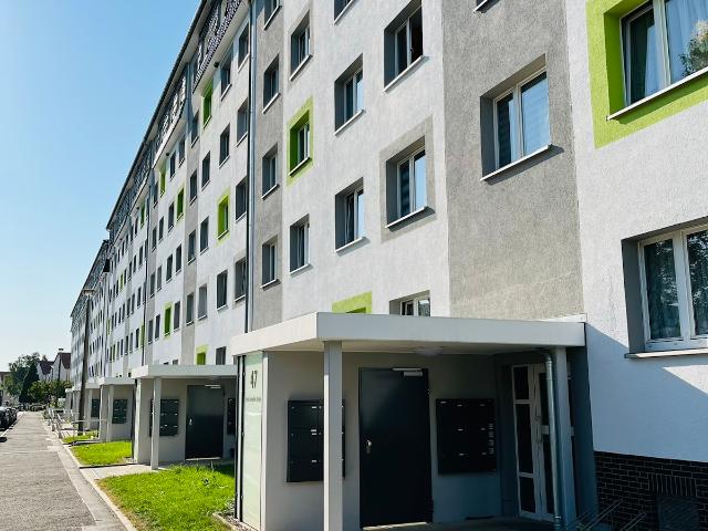 Ideal für Kleinfamilie! 3 RW mit praktischem Schnitt und Südbalkon!