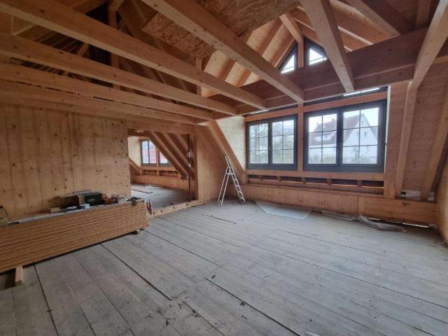 Ideal für Kreative. Stattliches Wohnhaus mit Gestaltungspotenzial und Innenhof