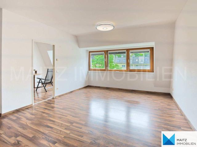 Sofort verfügbar: Gemütliche, ruhige DG Wohnung mit 2 Zimmern gemeinschaftl. Dachterrasse, Sauna, Solarium, Weinkeller!