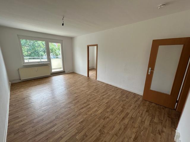 Ideal für Singles oder Pärchen! Helle 2 Zimmer Wohnung mit Balkon!