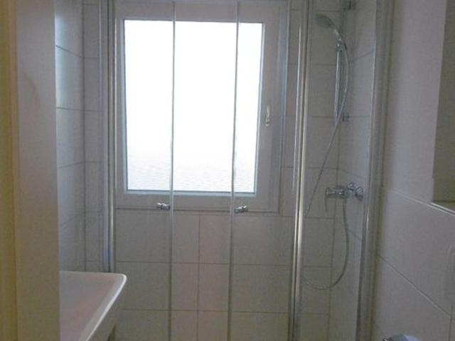 Ideal für Singles oder Pendler: Freundliche Wohnung mit modernem Duschbad