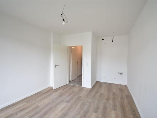 Ideal für Singles! Sanierte 2 Zi Whg mit Balkon zu vermieten