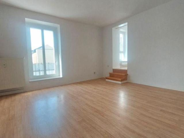 Ideal für Paare: 3 R Wohnung mit großem Esszimmer, Balkon & Home Office im 3. OG