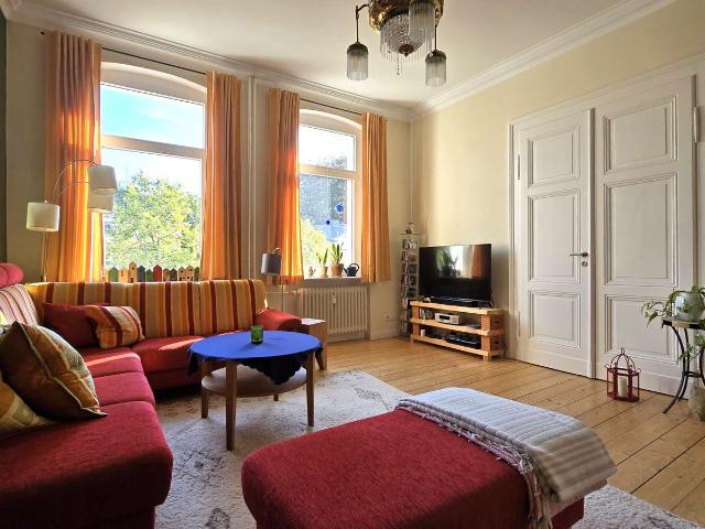 Ideal gelegen: 5 Zimmer Altbauwohnung mit schönem Ausblick provisionsfrei von privat!
