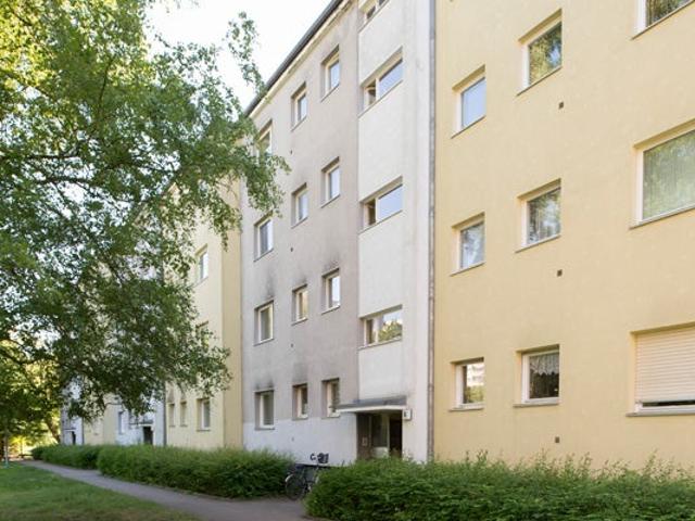 Ideal geschnitten und frisch saniert mit Balkon