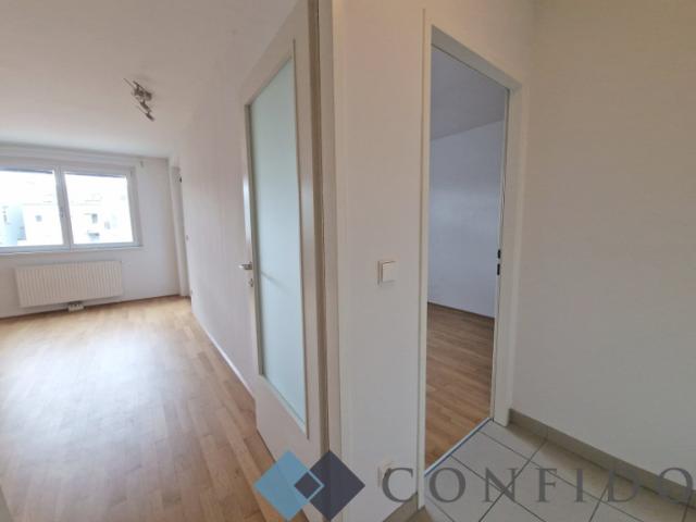 Ideal geschnittene 2 Zimmerwohnung mit Loggia beim Matznerpark Garagenplatz inklusive!