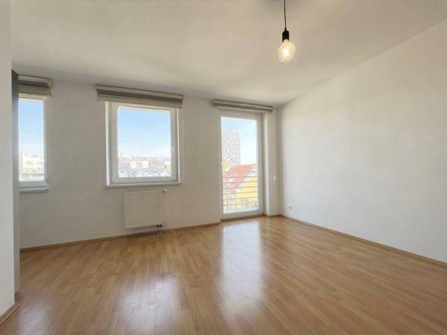 Ideal geschnittene 2 Zimmer Wohnung mit idealer öffentlicher Anbindung!