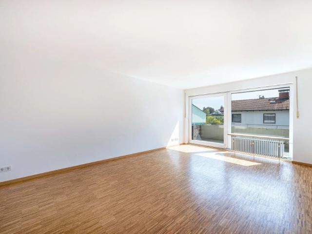 Ideal geschnittene, sanierte und ruhige 3,5 Zimmer Wohnung in Hadern