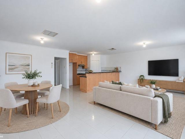 IDEAL HOME, READY TO MOVE INTO