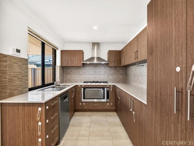 Ideal Inner City Lock and Leave Lifestyle!