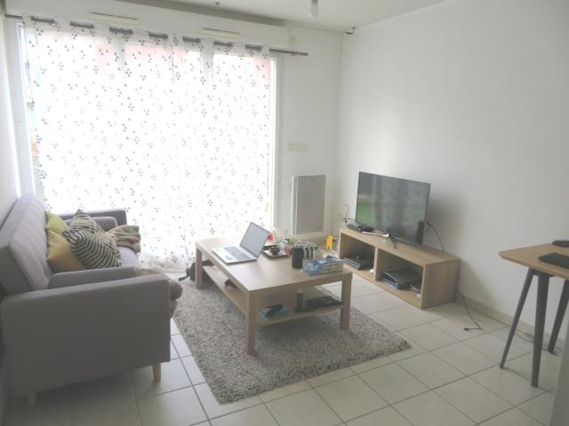 Idéal investisseurs ! Montpellier Port Marianne Odysseum Bel F2 avec Terrasse et GARAGE