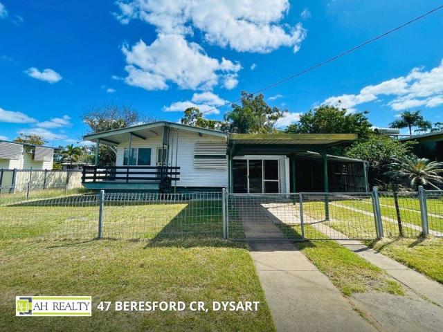 IDEAL INVESTMENT OR FIRST HOME CHARMING & CENTRALLY LOCATED WITH AN UPDATED KITCHEN AND TENANT IN PLACE!