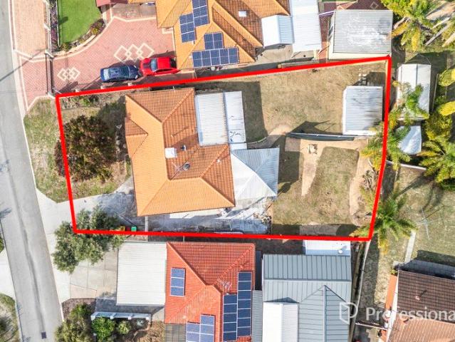 Family Living on a Huge 648sqm Block!