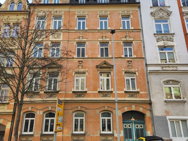 IDEAL kleine Wohnung mit Balkon