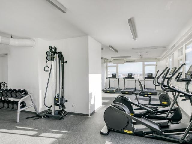 Ideal Leopoldstadt 2BR w/ Rooftop & BBQ, near Metro U2, Vienna Amsterdam Apartments for Rent