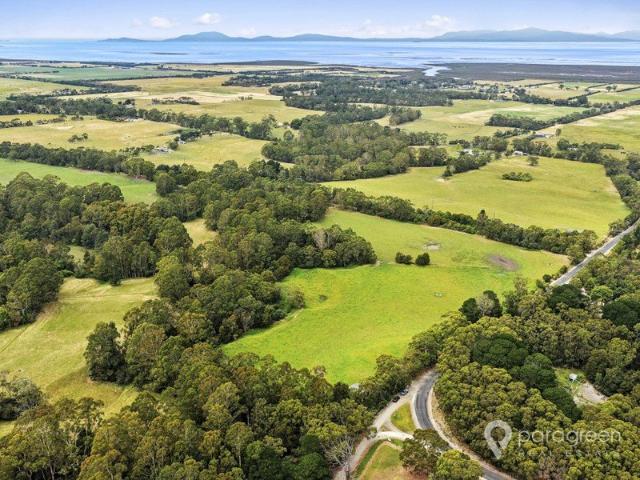 Ideal Lifestyle Building Block Adjoining Creek, River and Rail Trail