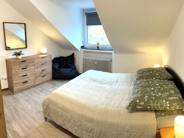 Ideal Living: Close to Nature with Quick Access to the City Center!, Dusseldorf Amsterdam Apartments for Rent