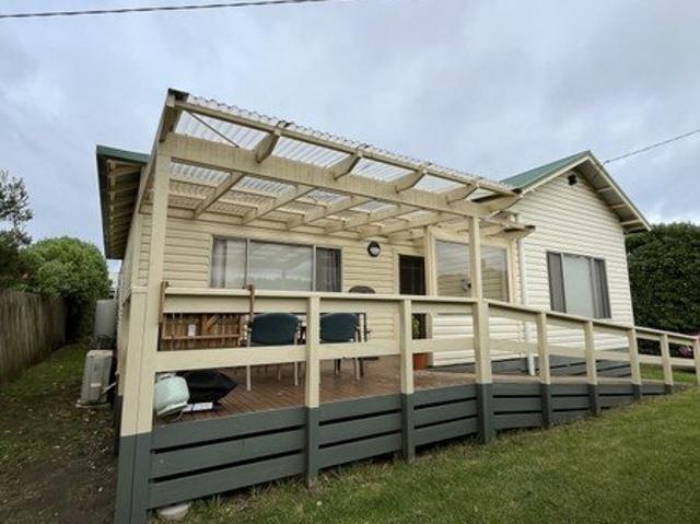 Ideal Location 4 bedrooms in the heart of Peterborough township