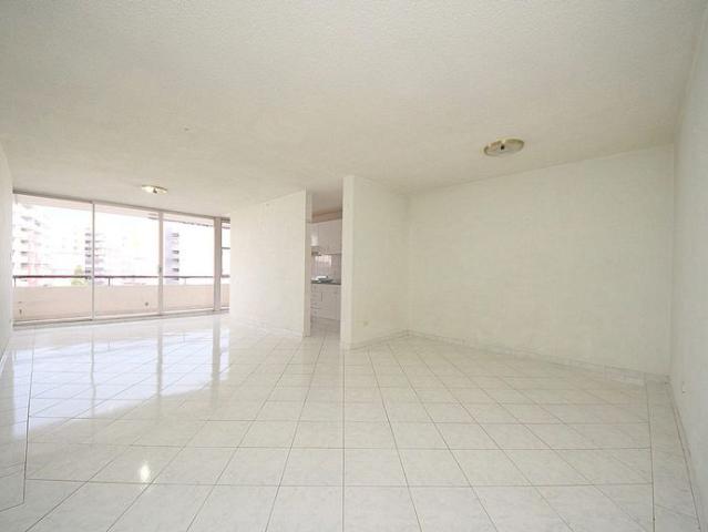 Ideal Location, walk to everything