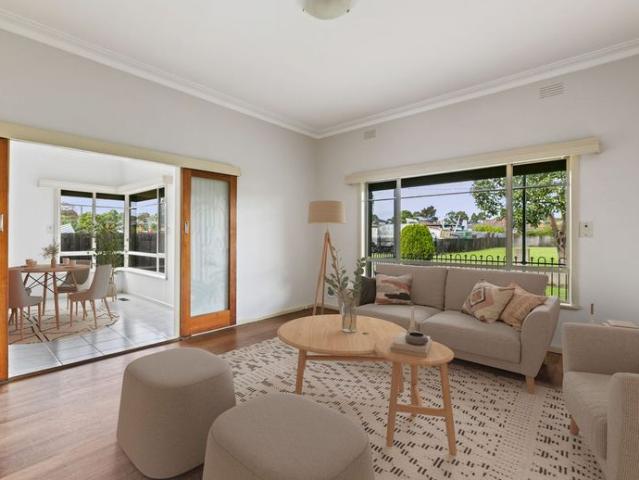 Ideal Location, Large Family Home!