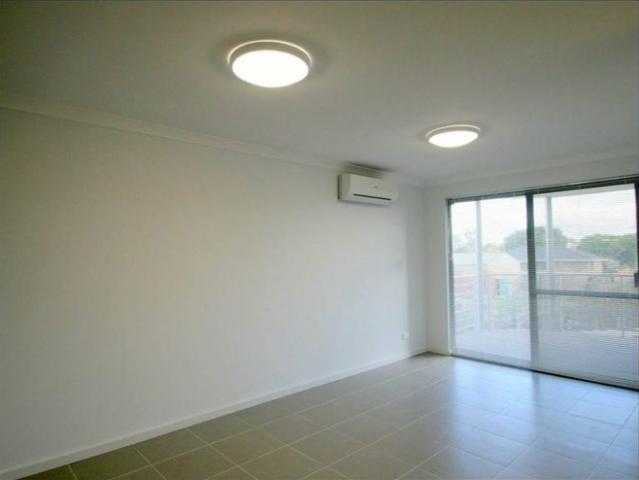 IDEAL LOCK AND LEAVE APARTMENT